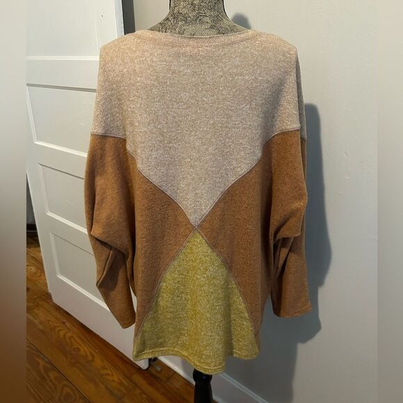 Easel Fall Modern Diagonal Color Block Soft Long Sleeve Sweater - Picture 2 of 15